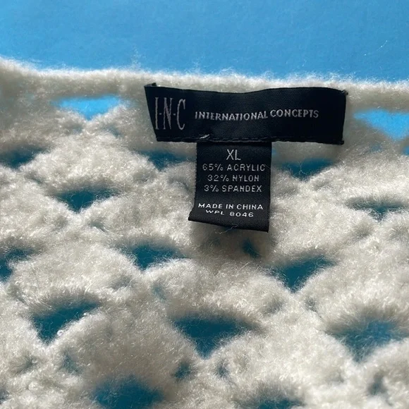 Crocheted Capelet Shawl with Tie Ivory - Picture 5 of 7